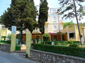 Гостиница Hotel Vila Ruzica  Цриквеница